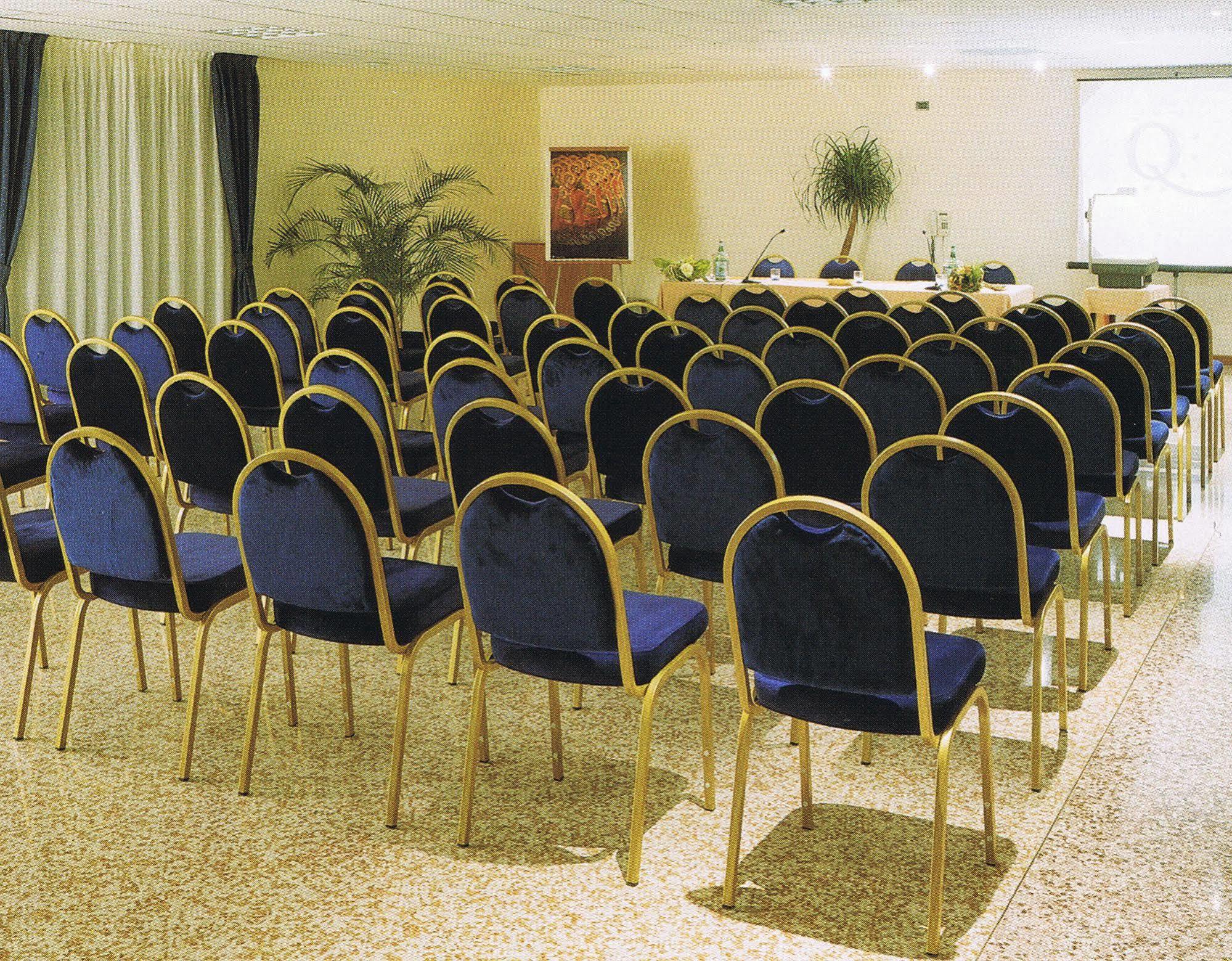 Piroga Padova 4*